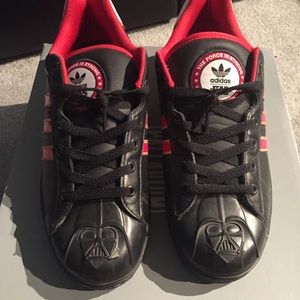 Men’s size 9 1/2 adidas x Star Wars x Darth Vader
